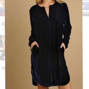 Umgee velvet dress. Large NWT